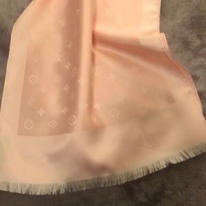 Louis Vuitton scarf pink gorgeous